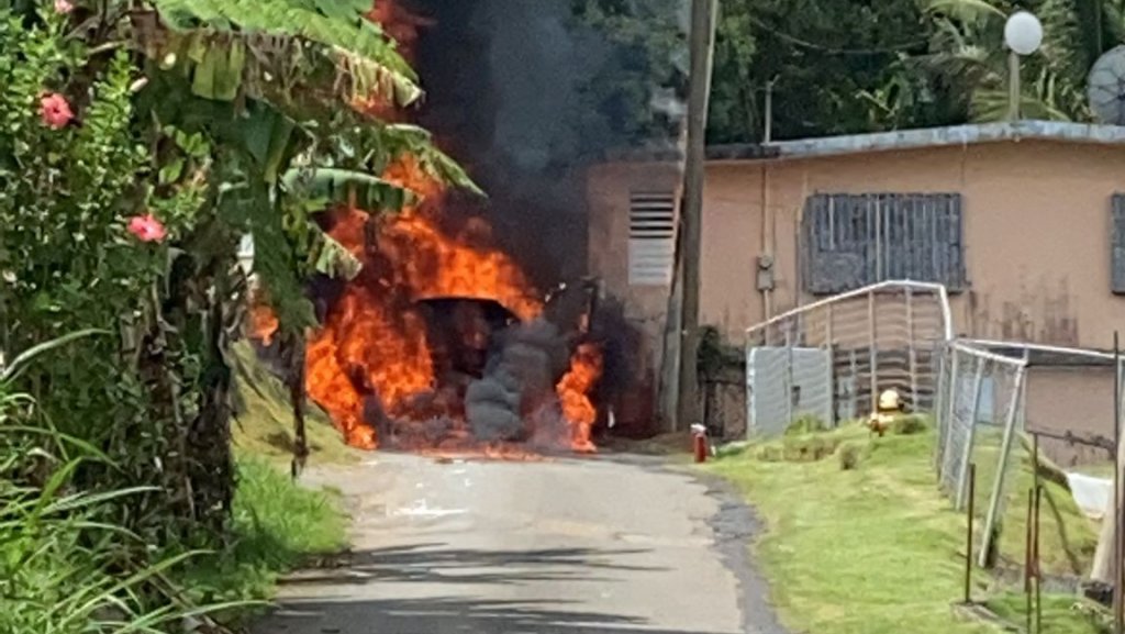  Video: Una ambulancia se prende en Fuego en Can&oacute;vanas 