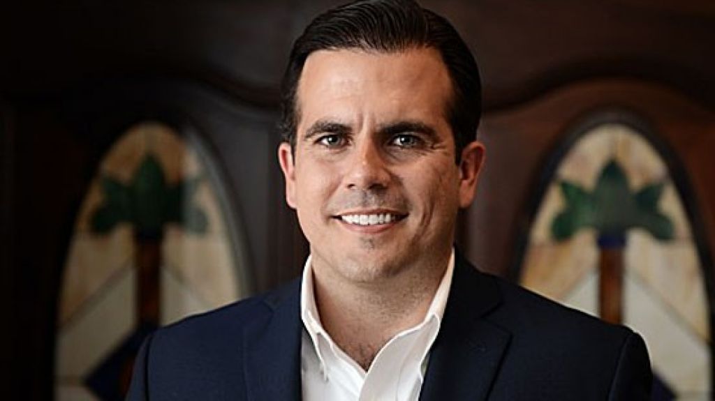  Gobernador presenta medida para reducir multas de Auto Expreso de $50 a $15 