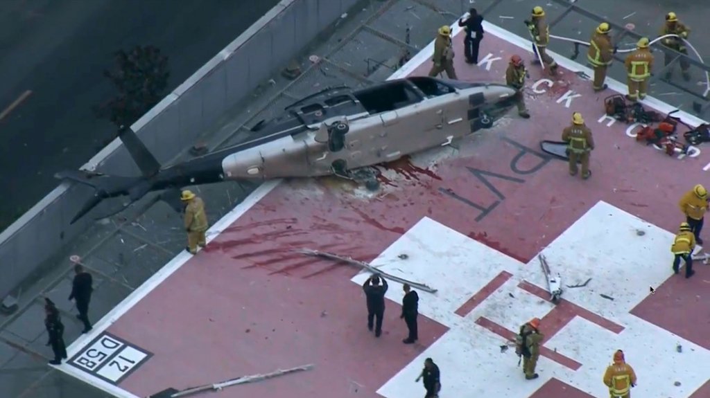  Video:Logran recuperar el coraz&oacute;n que iba a bordo del helic&oacute;ptero accidentado y un m&eacute;dico lo deja caer tras un tropiezo 