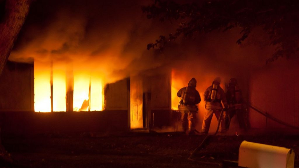  Hombre sufre quemaduras de primer grado por fuego en su casa de Ponce  