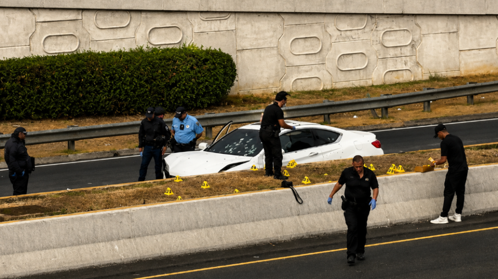 Ultiman a tiros a hombre en el expreso Baldorioty de Castro, recuperan m&aacute;s de 100 casquillos 
