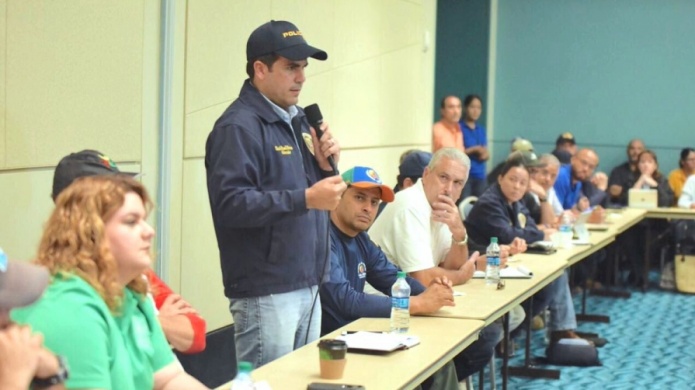 Gobernador se reÃºne con alcaldes para establecer planes de acciÃ³n ante la emergencia