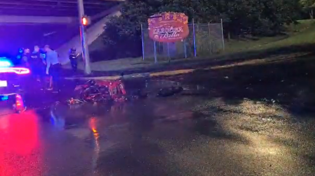  Video: Veh&iacute;culo impacta conductor motora en Carolina 