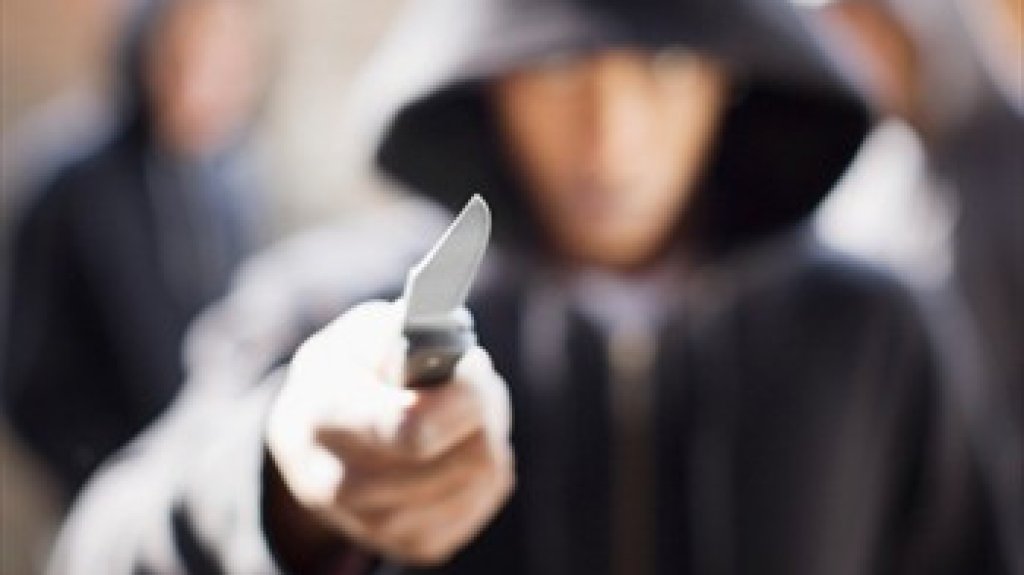  A punta de cuchillo roban un carro en Guaynabo 