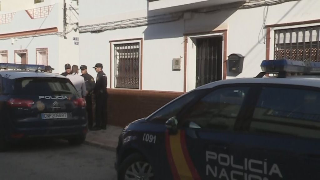  Vea video: Detienen a un vecino de Alcal&aacute; Guada&iacute;ra (Sevilla) por matar a su madre 