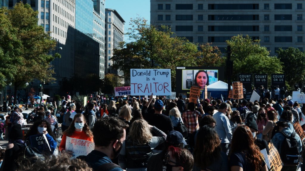  Miles de mujeres protestan en EEUU contra nominada por Trump para el Supremo 