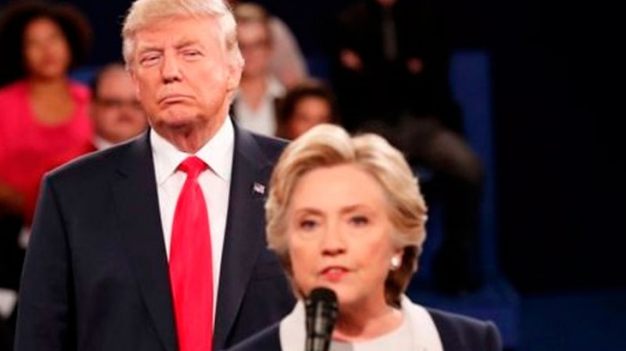 Trump ovaciona a Putin por tundir a Clinton