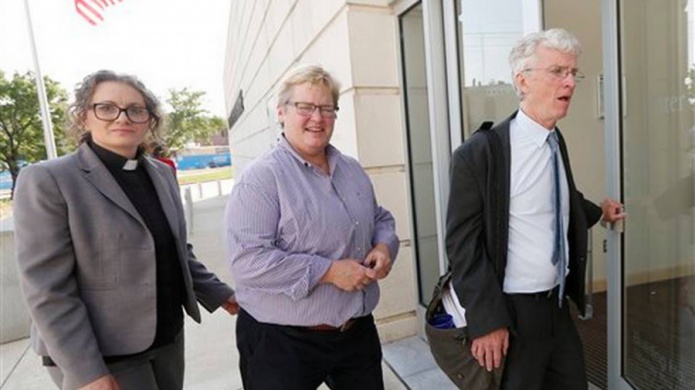 Juez bloquea parte de la ley de Mississippi sobre bodas gay