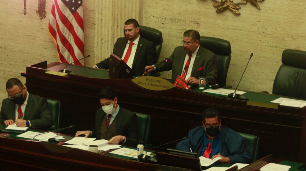  C&aacute;mara aprueba medida que ordena la terminaci&oacute;n del contrato de LUMA Energy 