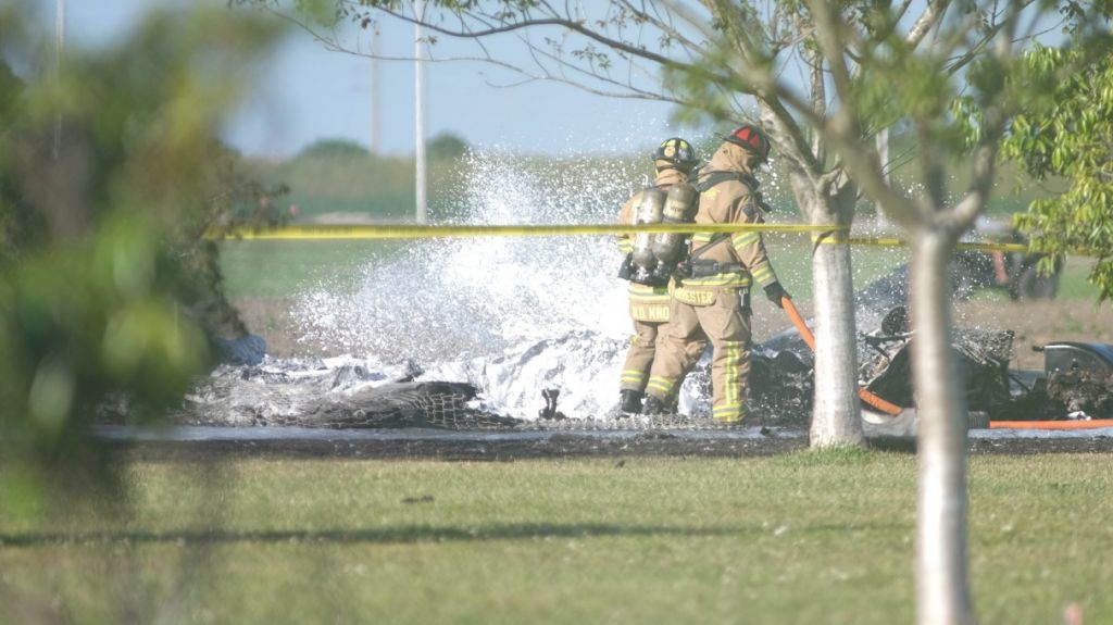  Mueren dos personas tras estrellarse una avioneta en costa este de Florida 