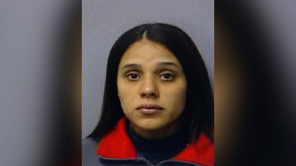  Libre bajo fianza mujer que agredió a su pareja frente a un menor 