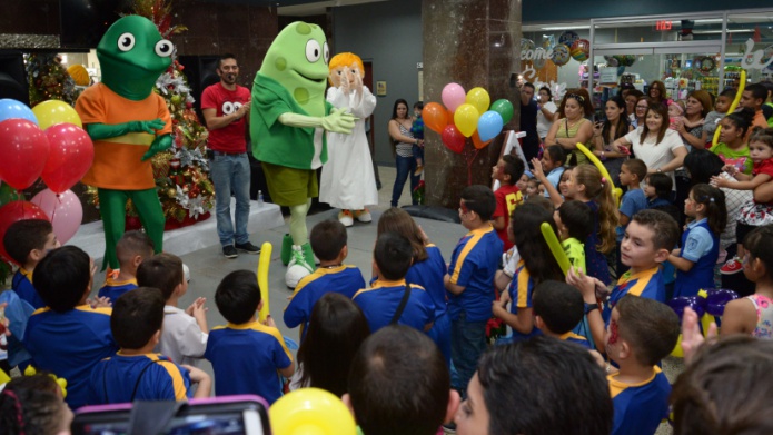 Regalo de navidad a niÃ±os del Ã¡rea norte en el Hospital Pavia Arecibo