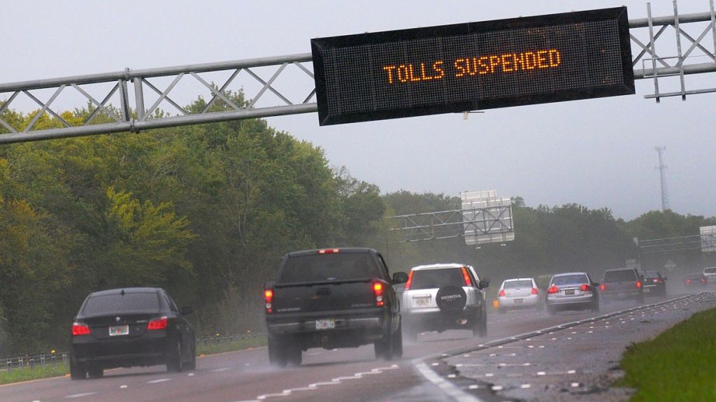  Seis muertos en accidente en Florida en el que se derram&oacute; diesel en la v&iacute;a 