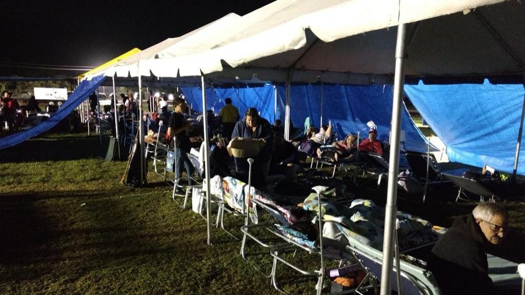  Alcalde Gons&aacute;lez Souchet pernoct&oacute; junto a campistas de Pe&ntilde;uelas 