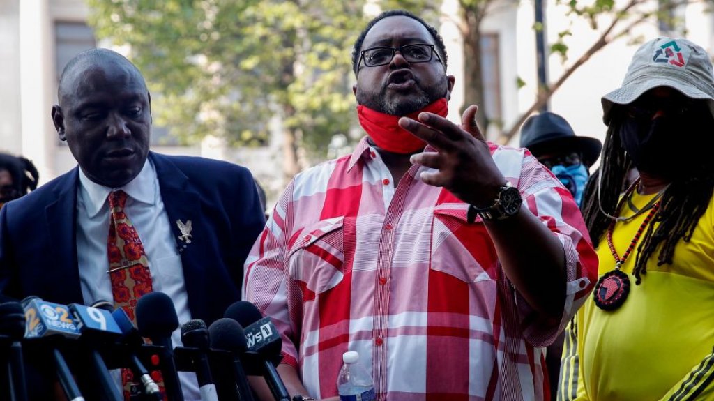  Video: &ldquo;&iquest;Por qu&eacute; me dispararon tantas veces?&rdquo;, pregunt&oacute; Jacob Blake a su padre al despertar en el hospital 