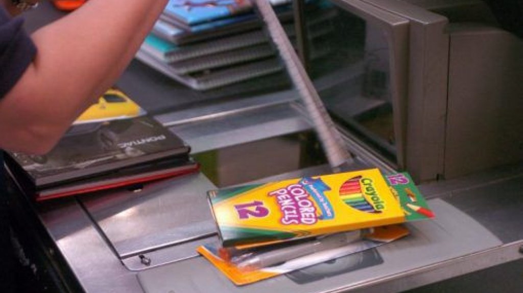  Anuncian primer periodo de ventas sin IVU para uniformes y materiales escolares 