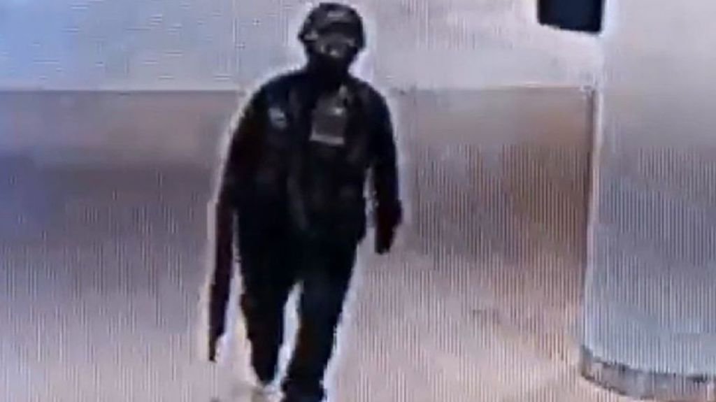  Militar armado de un rifle asesina 26 personas en un centro comercial de Tailandia 