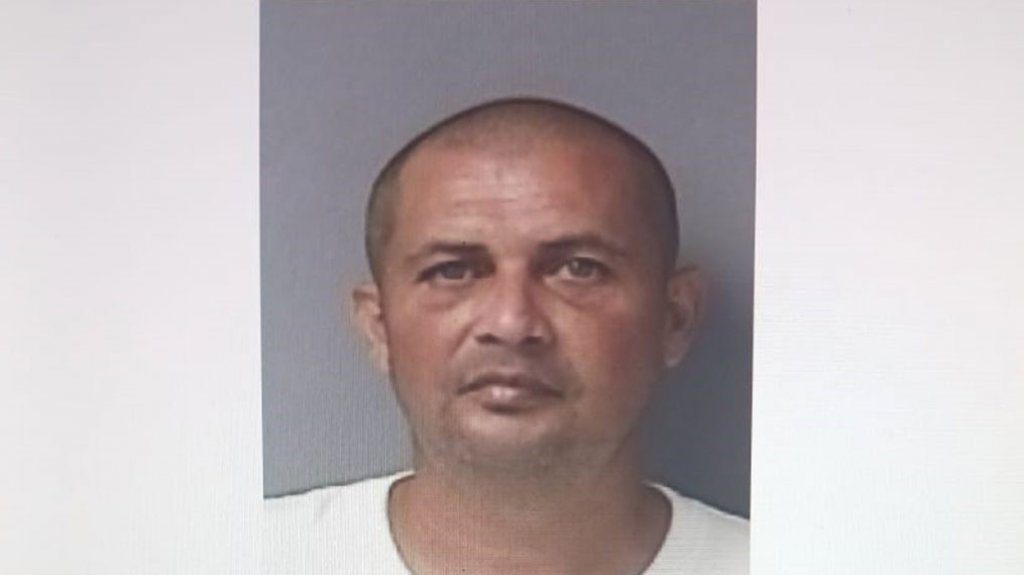  Arrestan a hombre que agredió a su madre en “Fast Food” de Barceloneta 