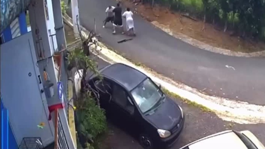  En video momento en que familiar de una Mujer de 70 a&ntilde;os en Villalba le entra a &ldquo;Tubazos&rdquo; 