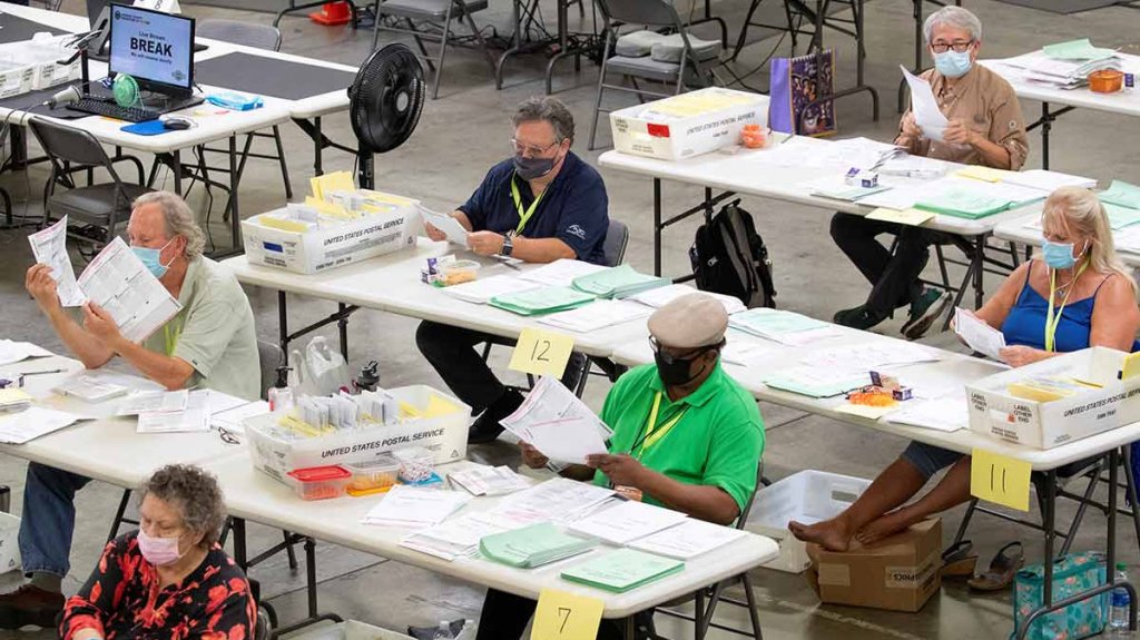  M&aacute;s de 22 millones de personas ya han votado en EE.UU. 