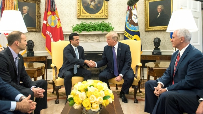 Trump se pone un 10 por respuesta en Puerto Rico y gobernador pide mantener apoyo