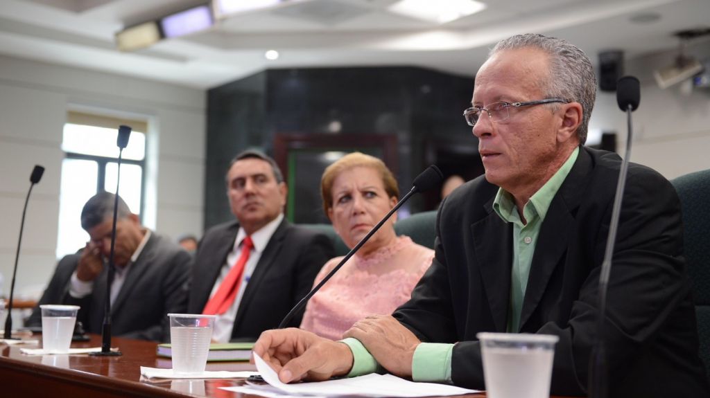  Alcaldes eval&uacute;an demandar al Gobierno Central y la Junta de Control Fiscal para proteger los servicios a los ciudadanos 