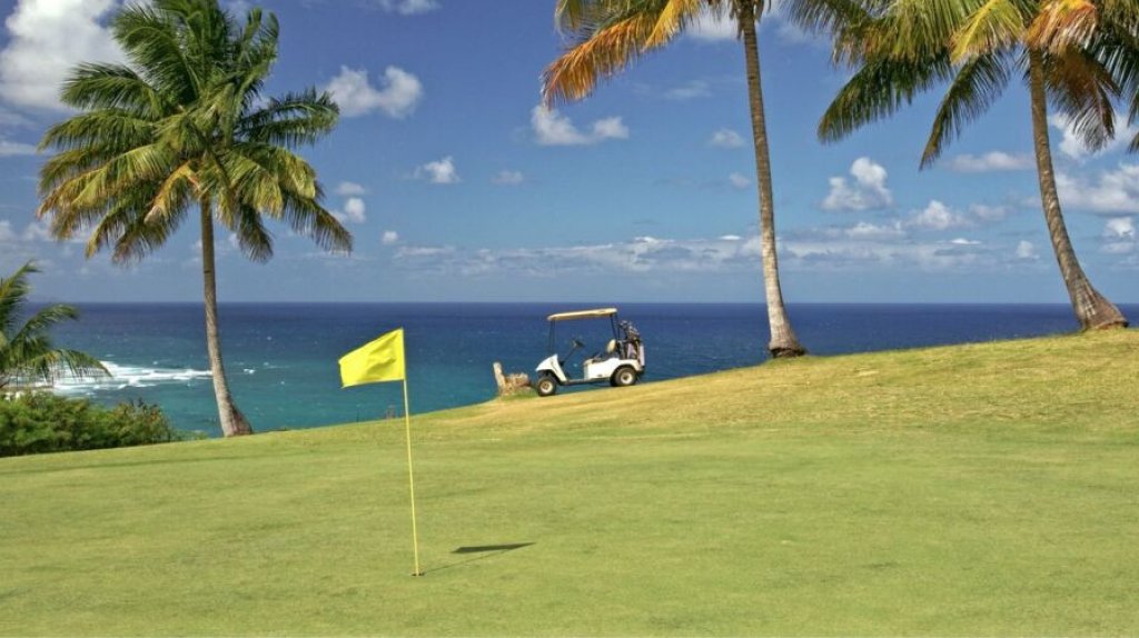  Identifican a hombre asesinado en campo de Golf en Aguadilla 