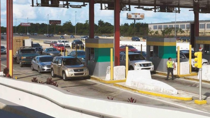 Radican medida para prohibir cobro de peajes tras paso de huracÃ¡n MarÃ­a
