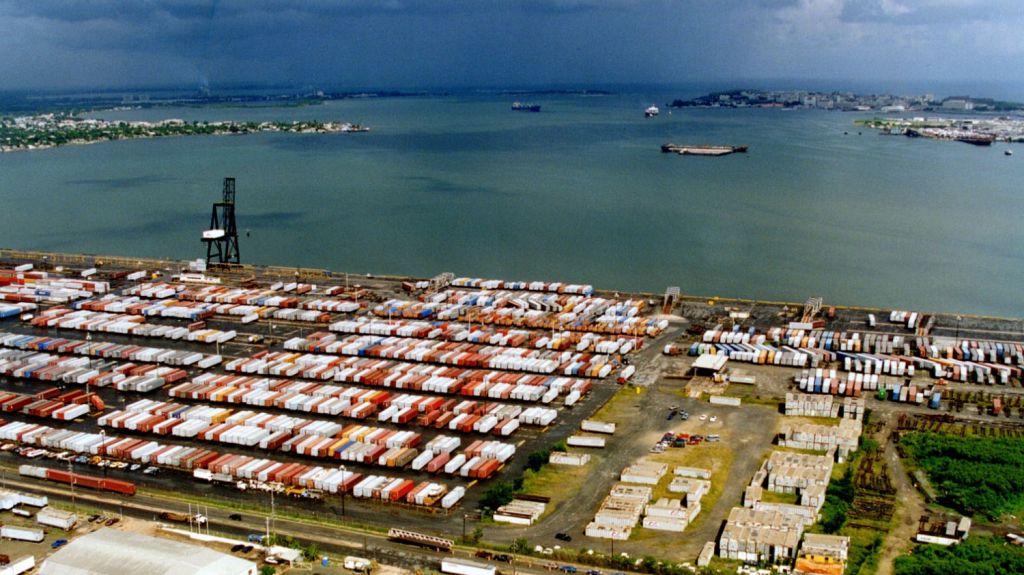  Autoridad de los Puertos realiza mejoras a pavimento en zona portuaria de Puerto Nuevo 