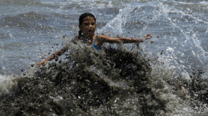 Costa Rica en alerta por derrame de nitrato de amonio en la costa del PacÃ­fico