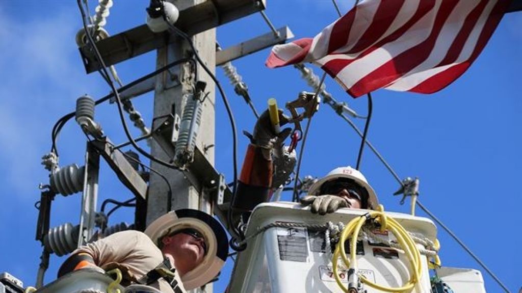  Aponte Hern&aacute;ndez reclama a AEE energizaci&oacute;n de San Lorenzo 