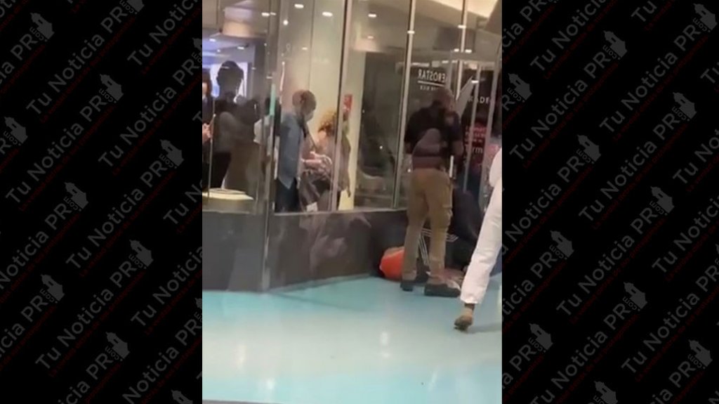  Video: Identifican y citan al tribunal al hombre que form&oacute; revol&uacute; anoche en el aeropuerto por no querer usar mascarilla 