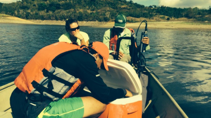 Culmina limpieza y disposiciÃ³n 
de peces muertos en La Plata 
