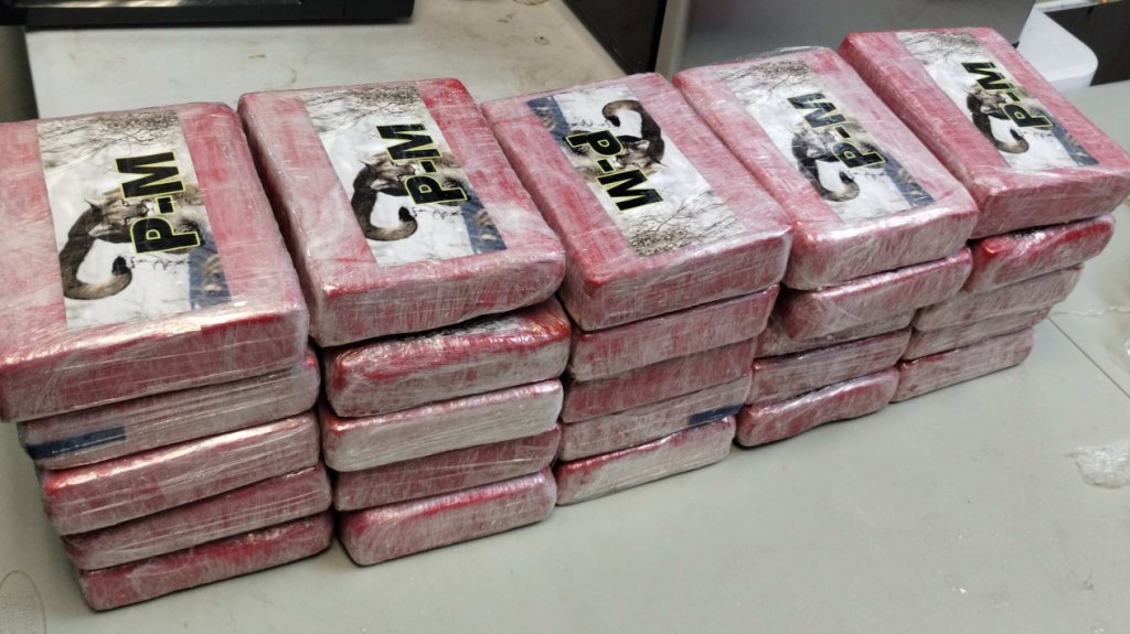  La Polic&iacute;a halla 25 bloques de coca&iacute;na a orillas de la playa Caracas en Vieques 