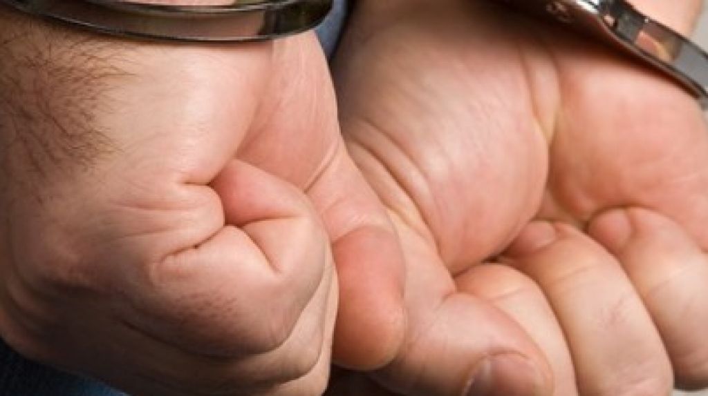 Arrestan hombre en R&iacute;o Piedras por agredir una mujer con un palo de escoba 