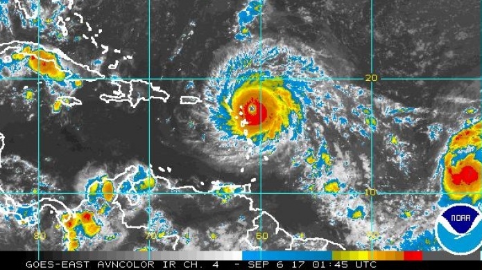 Irma inicia movimiento hacia el oeste-noroeste mientras conserva su fuerza.