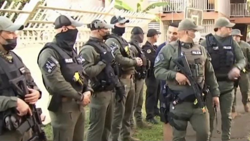  Varios arrestados por armas y drogas durante operativo en Cata&ntilde;o 