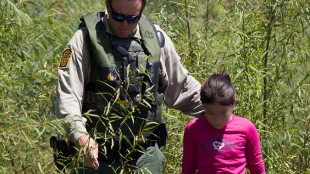  Demandan a EE.UU. por detenci&oacute;n de menores indocumentados 