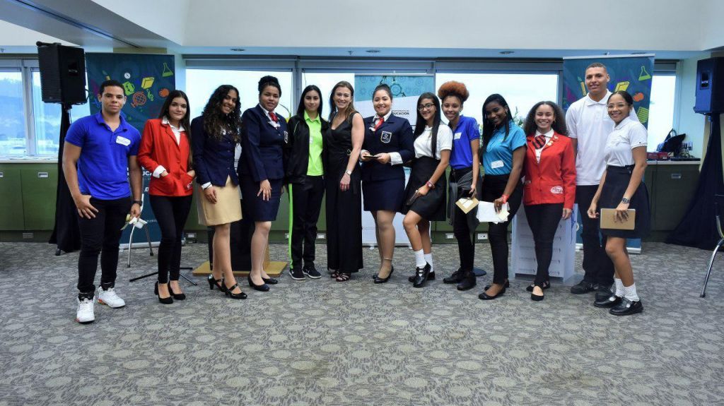  DE brinda 217 oportunidades empleos para j&oacute;venes de escuela superior tras concluir el primer Workforce Summit 