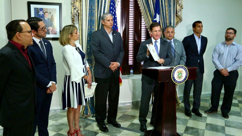  Secretario de Estado lanza elPuerto RicoBusiness Emergency Operations Center(PR-BEOC) 