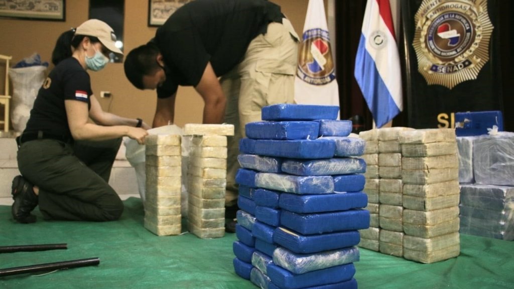  Antinarc&oacute;ticos paraguayos cifran en 449 kilos la coca&iacute;na incautada en un campamento 