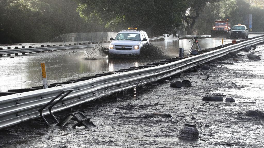  Suben a 15 los muertos por riadas en California mientras sigue la b&uacute;squeda 