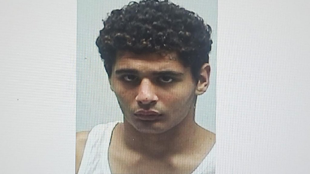  Chamaquito de 18 a&ntilde;os junto a otro menor amenazaron con un cuchillo a dos menores para robarle $2 en Utuado 