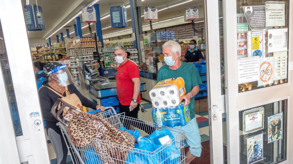  Isa&iacute;as y la pandemia de la COVID-19, la &ldquo;tormenta perfecta&ldquo; en Florida 