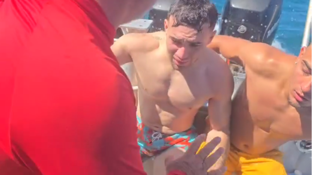  Video del momento en que FURA rescata a dos jóvenes en Arecibo 