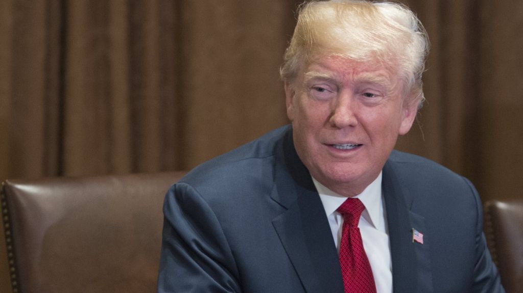  Asesora defiende a Trump y dice que tiene "gran compasi&oacute;n" por las mujeres 