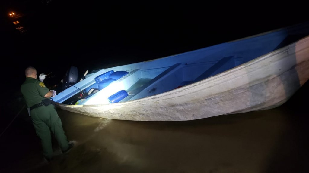  Intervienen con yola con 16 personas que pretend&iacute;an entrar ilegalmente a PR 