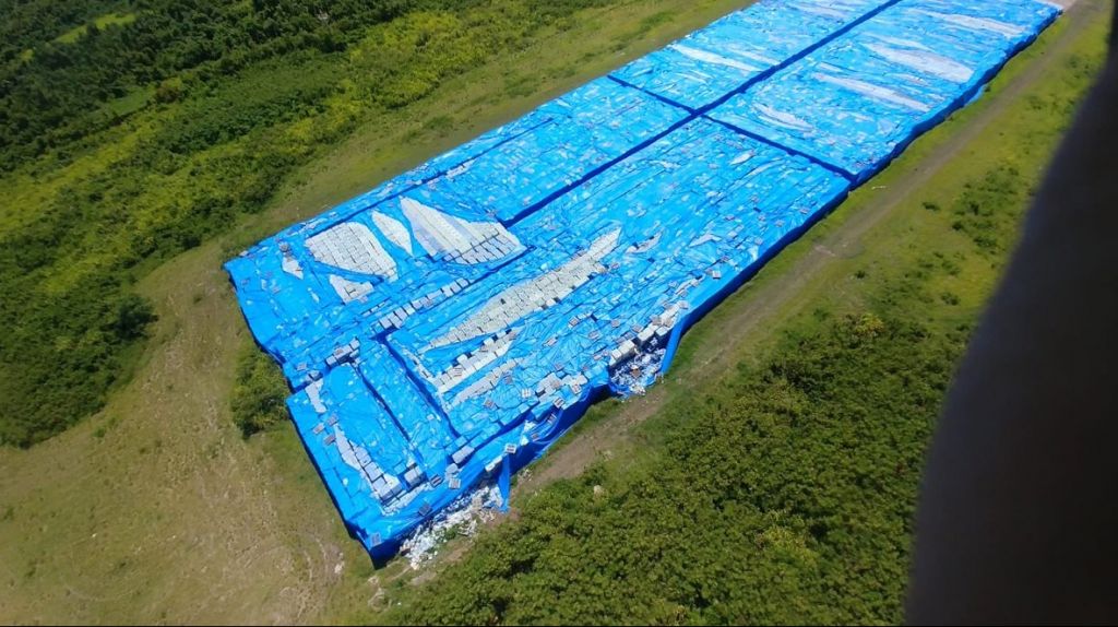  Confirman que las fotos de miles de Botellas de agua abandonas en Ceiba son reales 