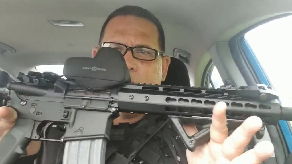  Publica video diciéndole a los policías que se pongan al día, lo que no entiende es que la policía interviene por motivo fundado 