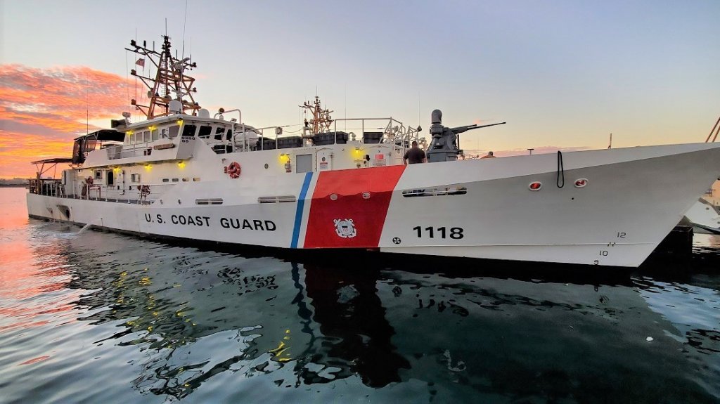  Guardia Costera suspende b&uacute;squeda de sobrevivientes de embarcaci&oacute;n volcada en Desecheo 